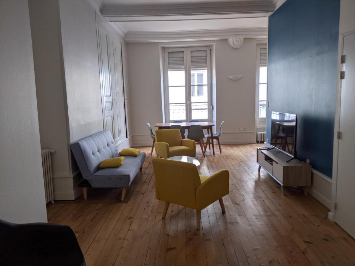 Logis de la Grande Rue, appartement cœur de ville, spacieux, lumineux 6 pers La Flèche Extérieur photo